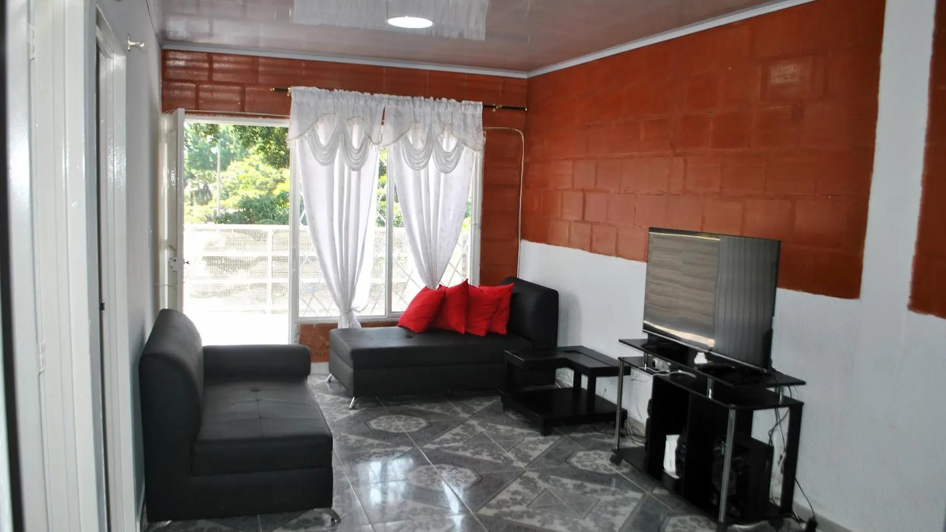 Acogedora Casa Ideal Para Grupos Grandes Cali 0*,
